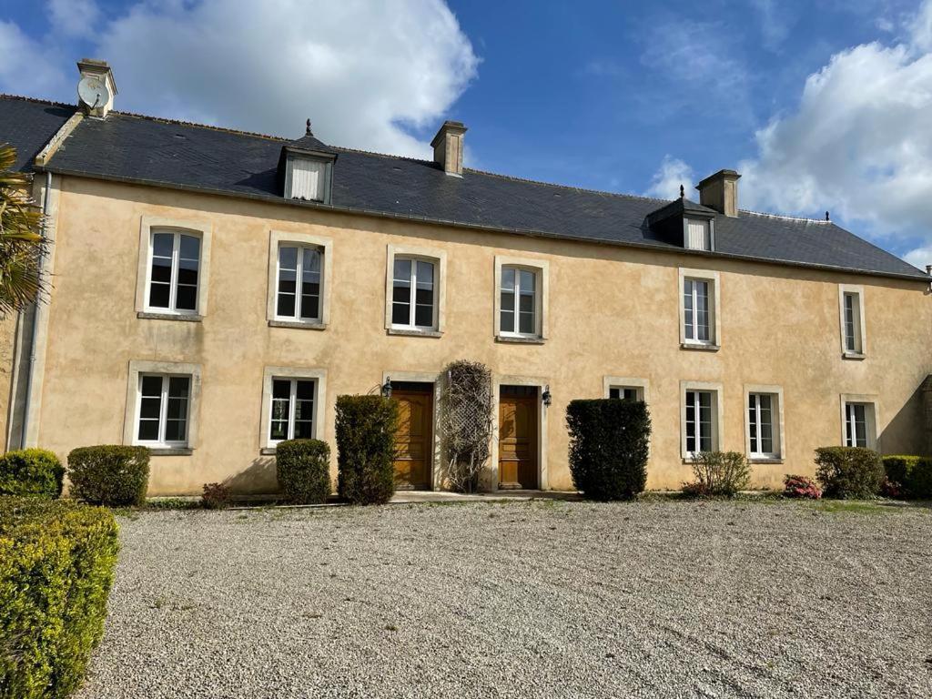 Le Clos Du Bas Courtil Guesthouse B&B Omaha Beach Osmanville 外观 照片