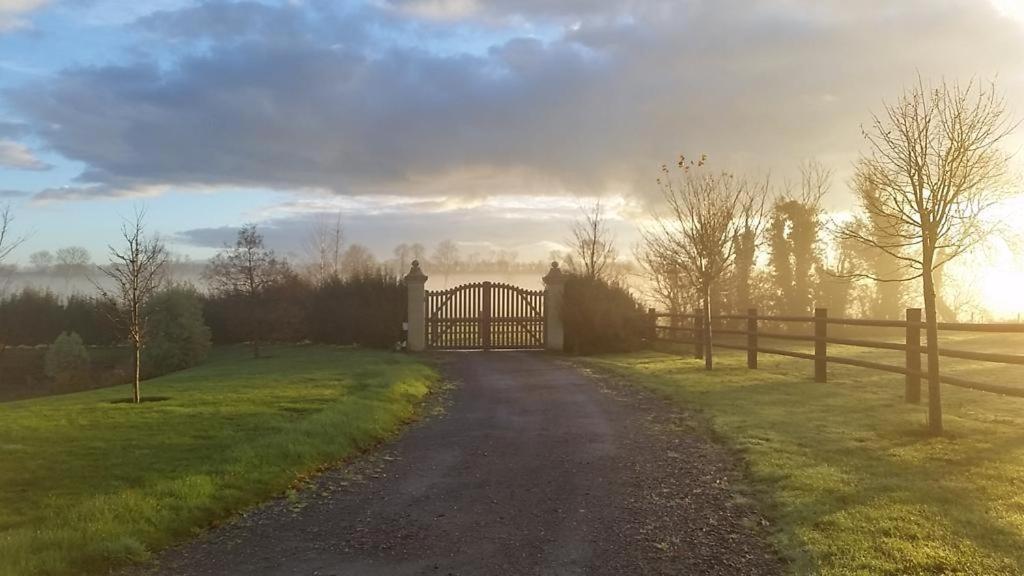 Le Clos Du Bas Courtil Guesthouse B&B Omaha Beach Osmanville 外观 照片